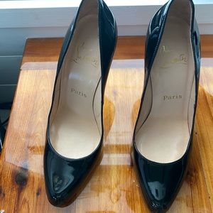 Christian Louboutin black patent leather stilettos. Collection 2007.